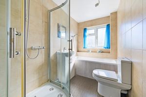 Family Bathroom - click for photo gallery